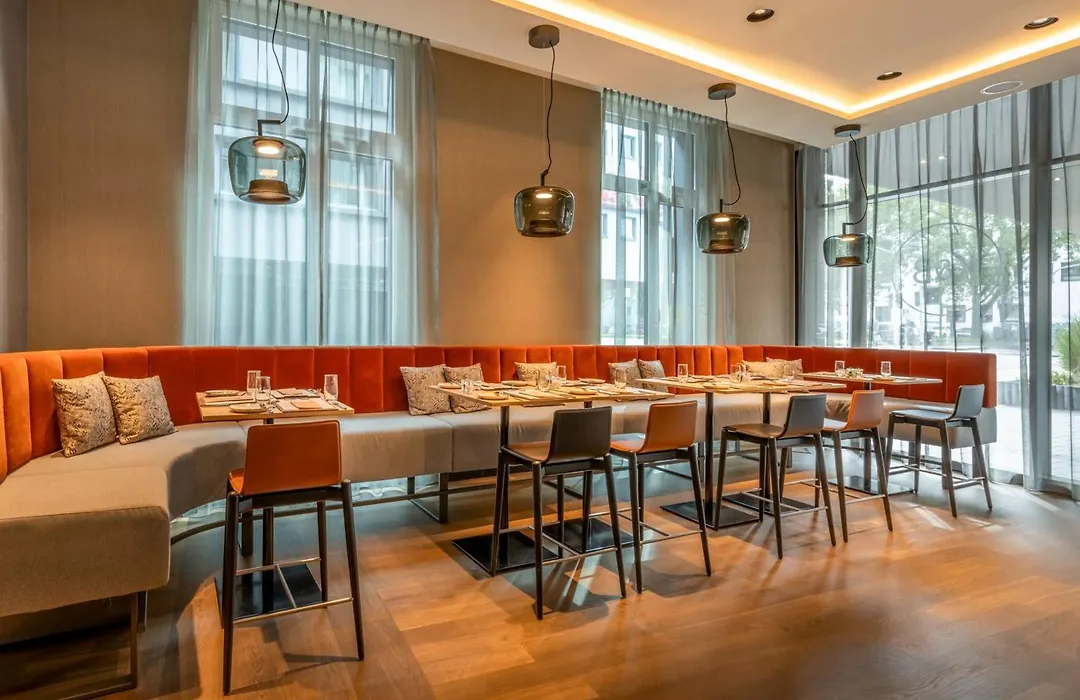 Courtyard By Marriott Cologne-1