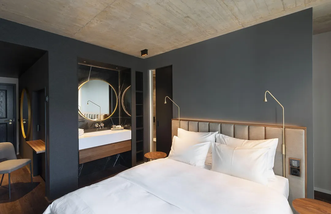 Legend Hotel-1