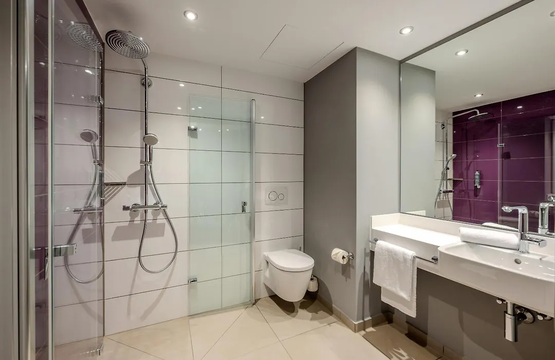 Premier Inn Köln City Mediapark-1